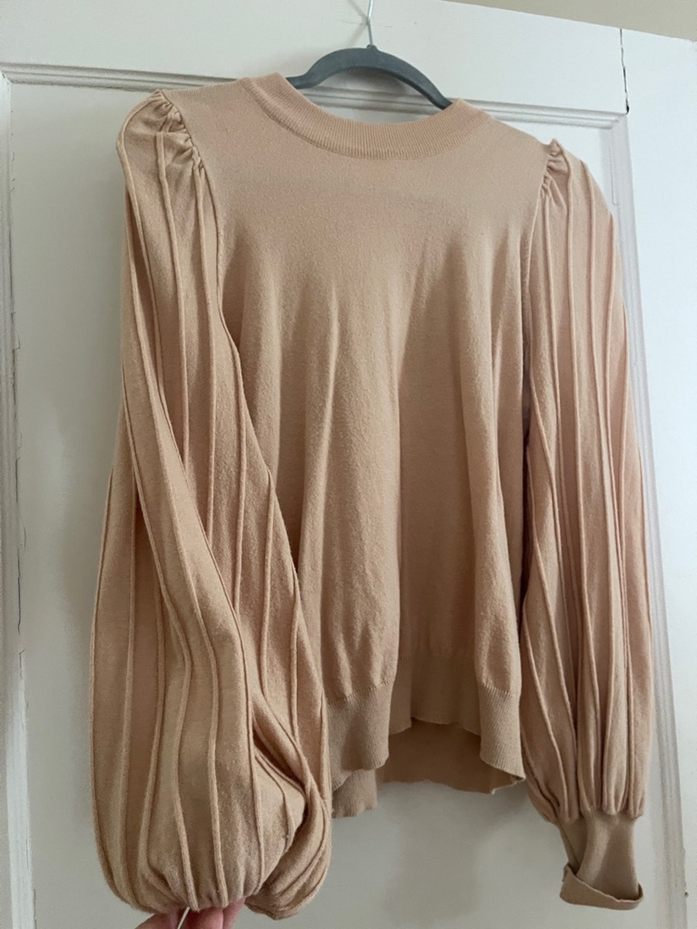 Merci Women's Puff-Sleeve Knit Top in Beige